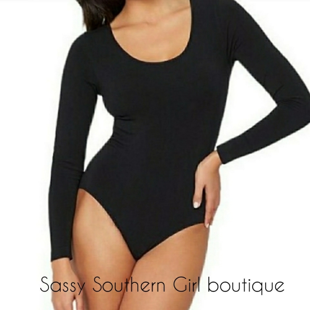 🆕⭐Black long sleeve bodysuit